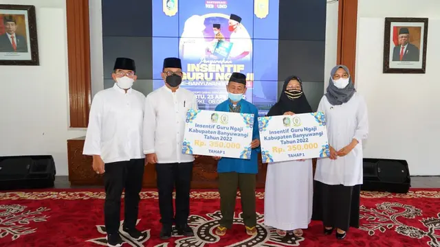 Pencairan insentif guru ngaji tahap peratama di Banyuwangi. (Istimewa)