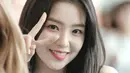 Irene bearti dewi perdamaian. Tampkanya nama ini cocok untuk Bae Joo Hyun, lantaran ia punya wajah cantik yang bisa mendamaikan hati. (Foto: koreaboo.com)