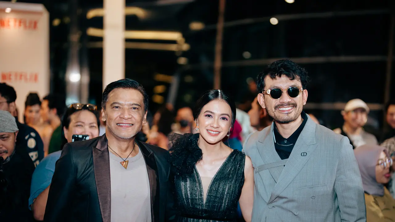 Donny Damara, Agla Artalidia, dan Rio Dewanto di peluncuran film Hari Ini Akan Kita Ceritakan Nanti. (Foto: Netflix)