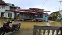 Bencana banjir landa sejumlah wilayah Kalbar. (Liputan6.com/Aceng Mukaram)
