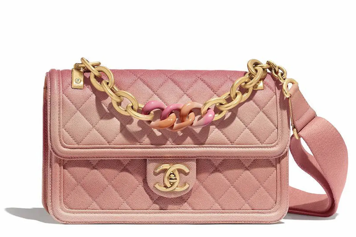 Tas Chanel warna living coral