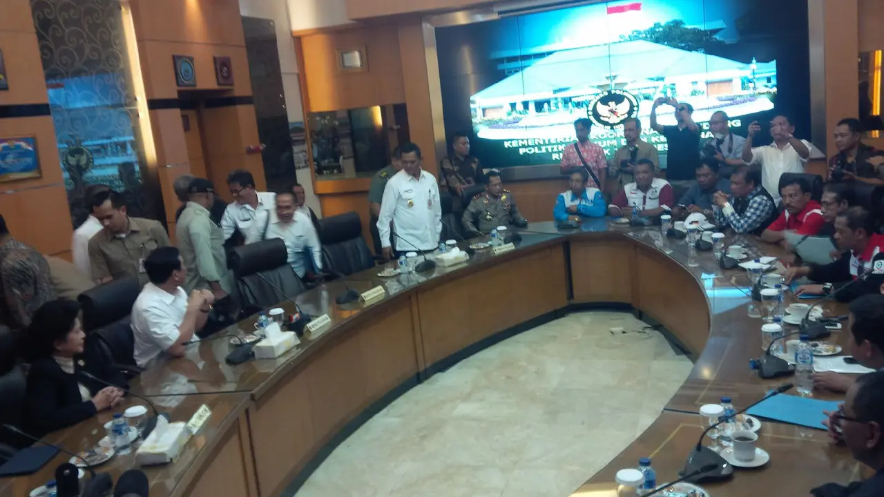 Buruh bertemu dengan menteri
