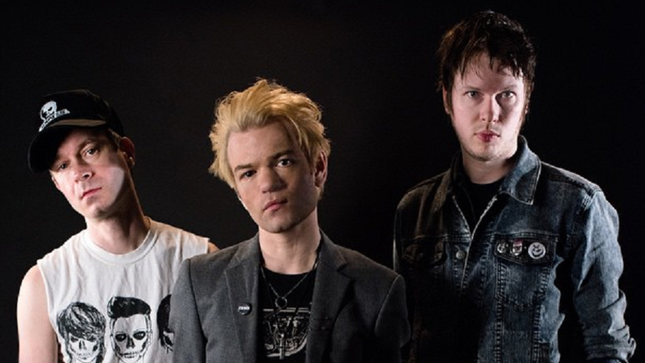 Sum 41 Persilahkan Fans Pre-order Album Baru
