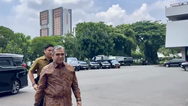 Ketua MPR Ahmad Muzani Muzani di kompleks Istana, Jakarta, Minggu (31/8/2025) (Liputan6.com/Delvira Hutabarat)