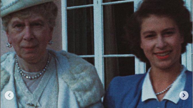 <p>Ratu Elizabeth II bersama sang nenek: Mary of Teck. Dok: Instagram @theroyalfamily</p>