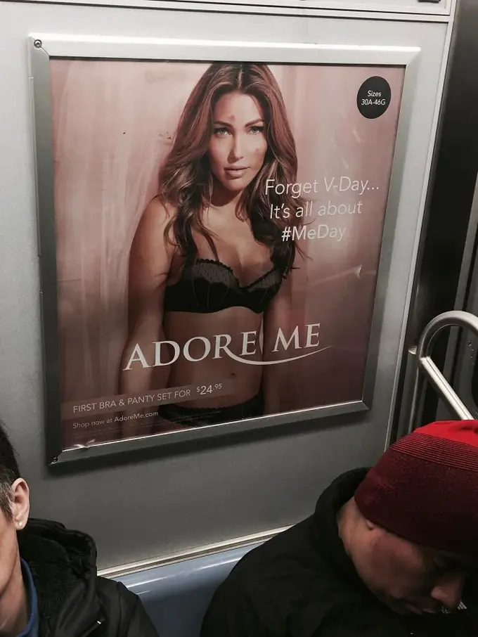 [Bintang] Agar Tampak Realistis, Model Iklan Ini Diedit Jadi Ada Jerawatnya