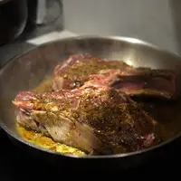 Perpaduan bumbu yang tepat dapat menjadi pilihan untuk menambah cita rasa daging sapi dan membuat hidangan rumahan terasa lebih istimewa. (Foto/Dok: Pexels)