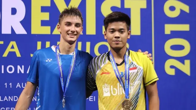 5 Foto Kenangan Syabda Perkasa Belawa Bareng Pemain Badminton Top Dunia