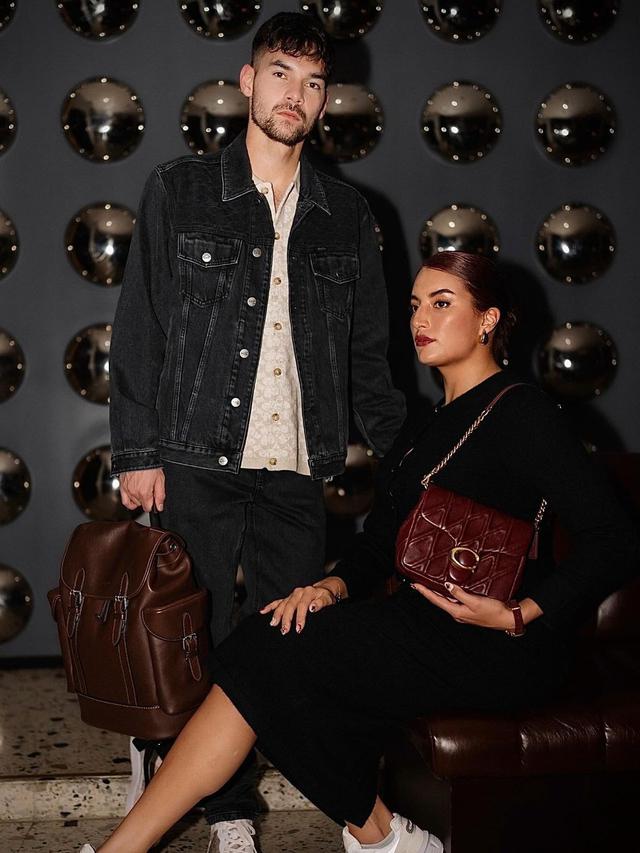 Sandy Walsh dan Aislinn Konig