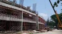 Stadion Manahan, Solo, dalam proses renovasi. (Bola.com/Vincentius Atmaja)