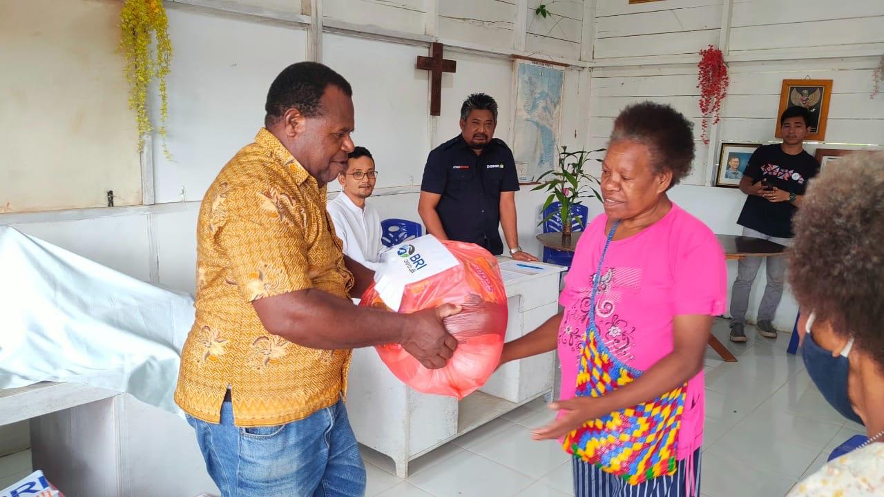 Rayakan Natal 2025, BRI Peduli Salurkan Puluhan Ribu Paket Sembako ke Berbagai Daerah