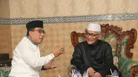 Kapolda Jatim Irjen Machfud Arifin dan Kapolrestabes Surabaya Kombes M. Iqbal berkunjung ke Pondok Pesantren Miftahul Sunnah. (Liputan6.com/Dhimas Prasaja)