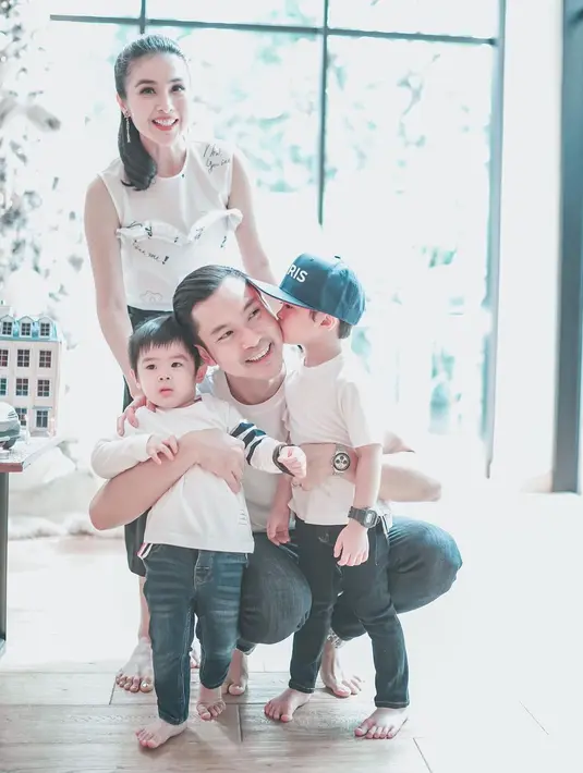 Ultah suami Sandra Dewi (Instagram/sandradewi88)