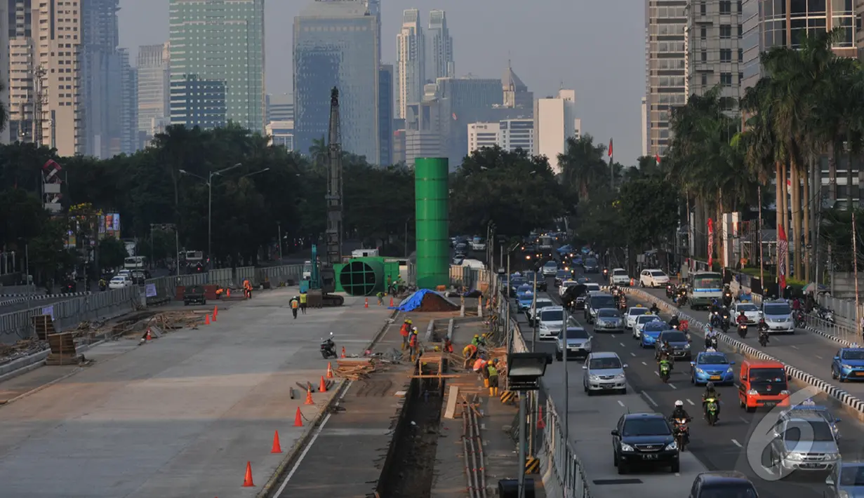 Mimpi warga Jakarta memiliki alat transportasi massal yang aman dan nyaman bakal segera terwujud, Jakarta (2/9) (Liputan6.com/Johan Tallo)