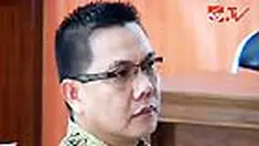 Dalam persidangan, Kompol Arafat Enanie membantah semua tuduhan jaksa penuntut umum. Dia juga meminta atasannya di Polri diperiksa. 