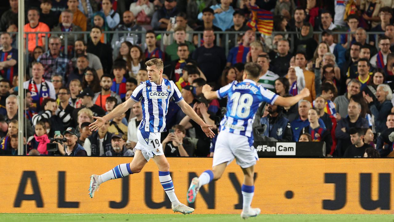 Selebrasi pemain Real Sociedad saat melawan Barcelona di ajang LaLiga