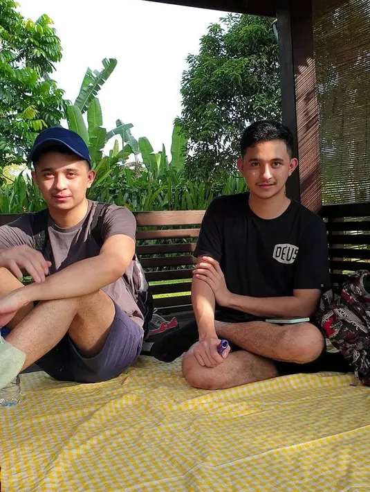 <p>Di usia yang sudah dewasa, Nakula dan Sadewa tampak memesona. Beranjak dewasa, penampilan si kembar ini terlihat banyak perubahan. [Foto: instagram.com/nakulasadewakussler]</p>