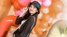 Thefani Cindy adalah selebgram asal Indonesia. Dirinya semakin dikenal semenjak warganet mengatakan bahwa dirinya mirip dengan salah satu K-Star, Bae Suzy. (Liputan6.com/IG/cindythefannie)