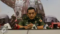 Kadispenad MS Fadhilah menjelaskan kecelakaan heli jatuh tersebut menyebabkan 3 orang meninggal dan 3 lainnya luka berat, Jakarta, Jumat (8/7). (Liputan6.com/Faizal Fanani)