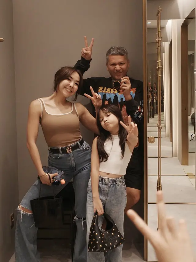 Potret Gading Marten Habiskan Weekend Bareng Gisel dan Gempi. (instagram/gadiiing/inigempiii)