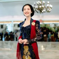 Kebaya mewah Dara Sarasvati jadi sorotan. (credit:instagram.com/darasarasvaati)