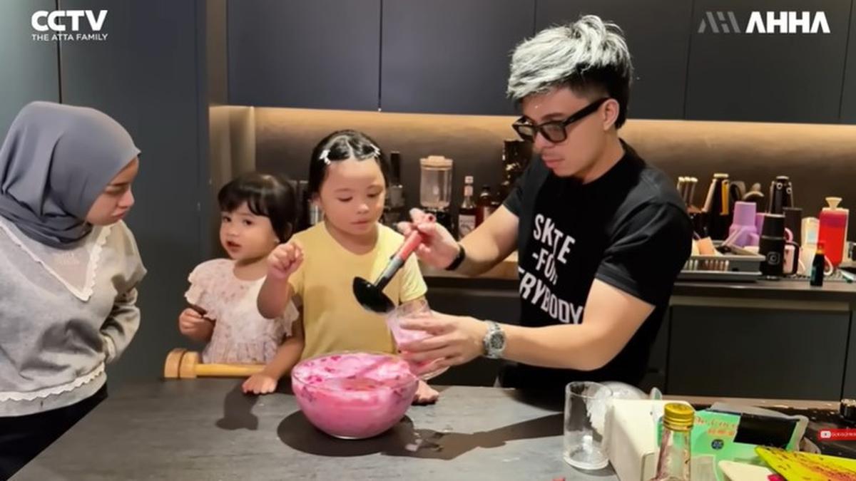 5 Potret Dapur dan Ruang Makan di Rumah Atta Halilintar, Modern Minimalis tapi Mewah