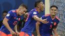 Gelandang Kolombia, Roger Martinez, merayakan gol yang dicetaknya ke gawang Argentina pada laga Copa America 2019 di Stadion Fonte Nova, Salvador, (Sabtu (15/6). Argentina kalah 0-2 dari Kolombia. (AFP/Juan Mabromata)