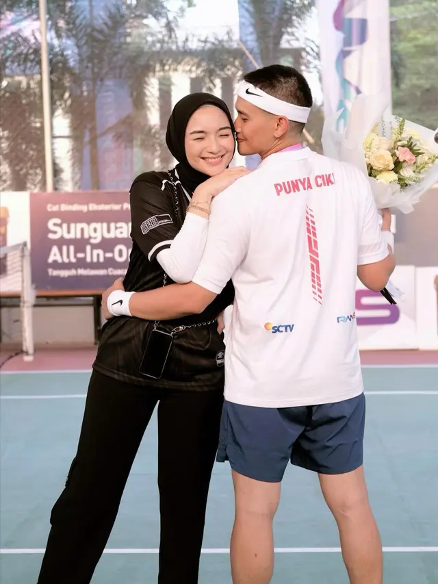 7 Potret Citra Kirana Beri Dukungan Rezky Aditya di Turnamen Olahraga Selebriti Indonesia