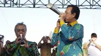 Sri Sultan Hamengku Buwono X, secara simbolis meniup terompet sebelum acaranya resmi dibuka.