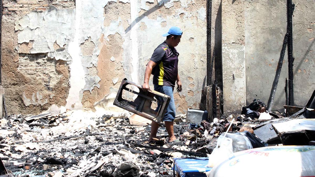 Sembilan Kios dan Delapan Kendaraan Hangus Terbakar Imbas Kericuhan Kalibata