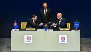 FIFA meluncurkan turnamen baru bertajuk FIFA ASEAN Cup yang akan diikuti oleh seluruh 11 negara anggota ASEAN. (Bola.com/Dok.Instagram Gianni Infantino).