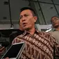 Ketua Komisi Yudisial (KY) Suparman Marzuki mendatangi kantor KPK, Jakarta, Senin (6/10/14). (Liputan6.com/Miftahul Hayat)