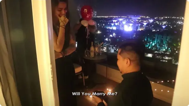 6 Potret Lawas Sheila Marcia Dilamar Dimas Akira di Singapura, Kejutan Romantis