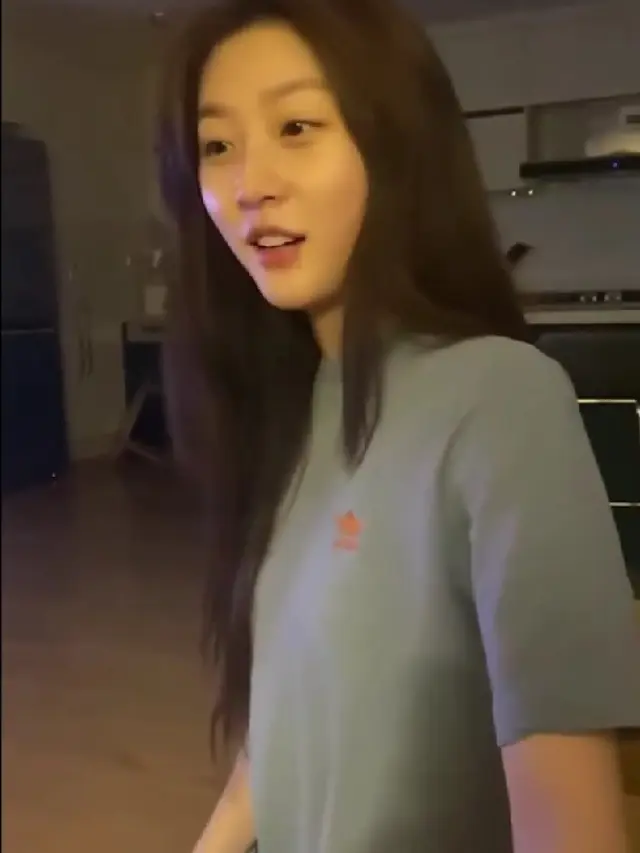 Bukti Terbaru Diduga Kim Soo Hyun Pacaran di Rumah dengan Kim Sae Ron (credit: instagram/sobrikorea)