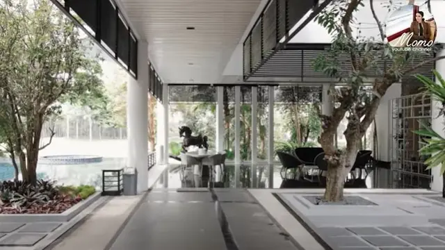 7 Potret Halaman Belakang Rumah Momo Geisha, Ada Lapangan Golf dan Danau Buatan