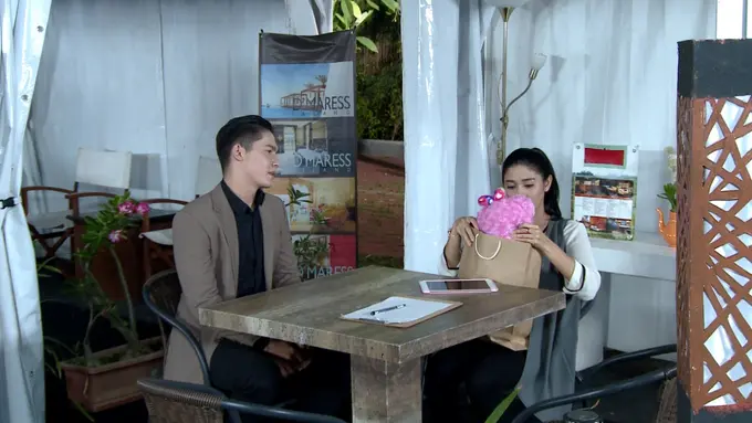 [Bintang] Orang Ketiga