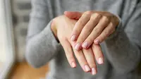 Tidak usah khawatir dan bingung tentang kuku kusam, karena sekarang kita bisa menemukan penyebab dan cara merawatnya hanya dengan satu klik saja di sini. (Sumber: Freepik).