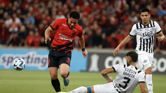 Vitor Roque Beraksi di Liga Brasil
