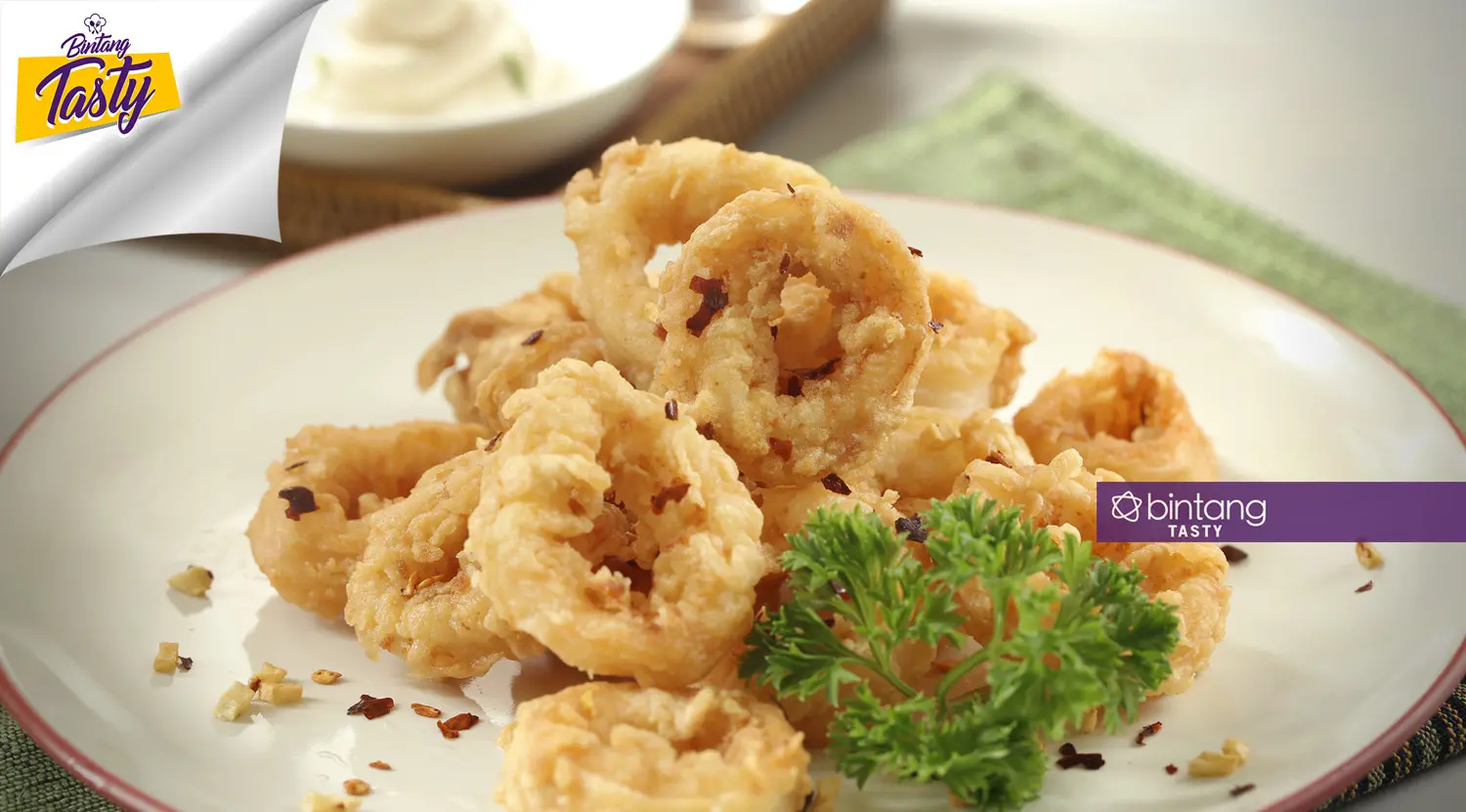 Menu Sahur: Calamari Ring with Garlic and Chili Flakes. (Foto: Bintang.com/Daniel Kampua, Digital Imaging: Nurman Abdul Hakim/Bintang.com, Chef: Arum Sari)