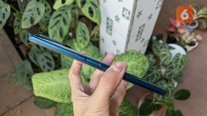 Poco M3 Pro 5G bodi samping (Liputan6.com/ Agustin Setyo W).