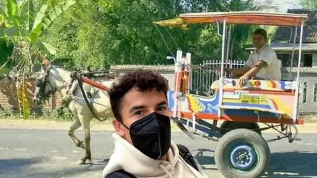 6 Editan Foto Marc Marquez di Lombok Ini Bikin Warganet Terhibur
