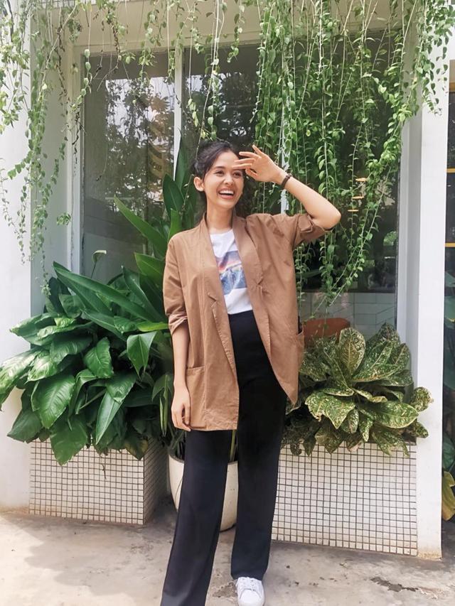 6 Potret Cantik Givina Lukita Dewi, Adik Uus yang Pernah Ikut Miss Indonesia