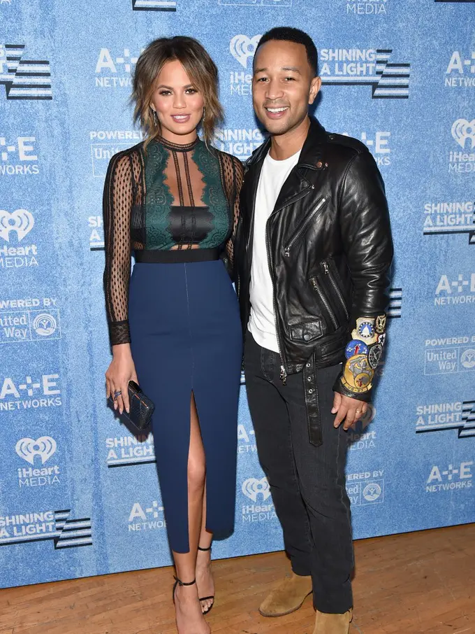 Chrissy Teigen dan John Legend