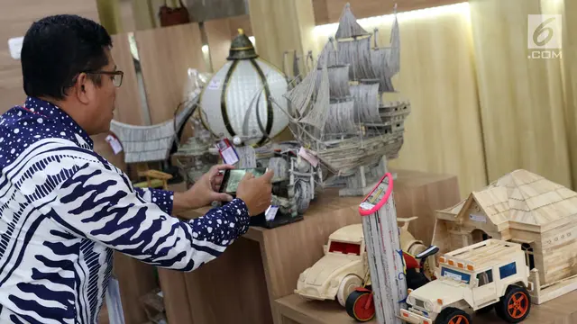 Melihat Hasil Kreativitas Warga Binaan Dipameran Produk Unggulan Narapidana