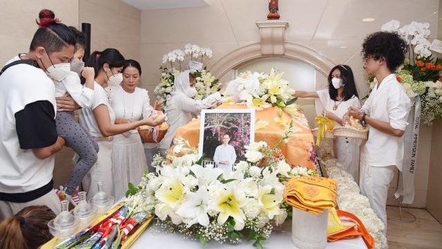 (Foto: Dok. Instagram @deelestari)