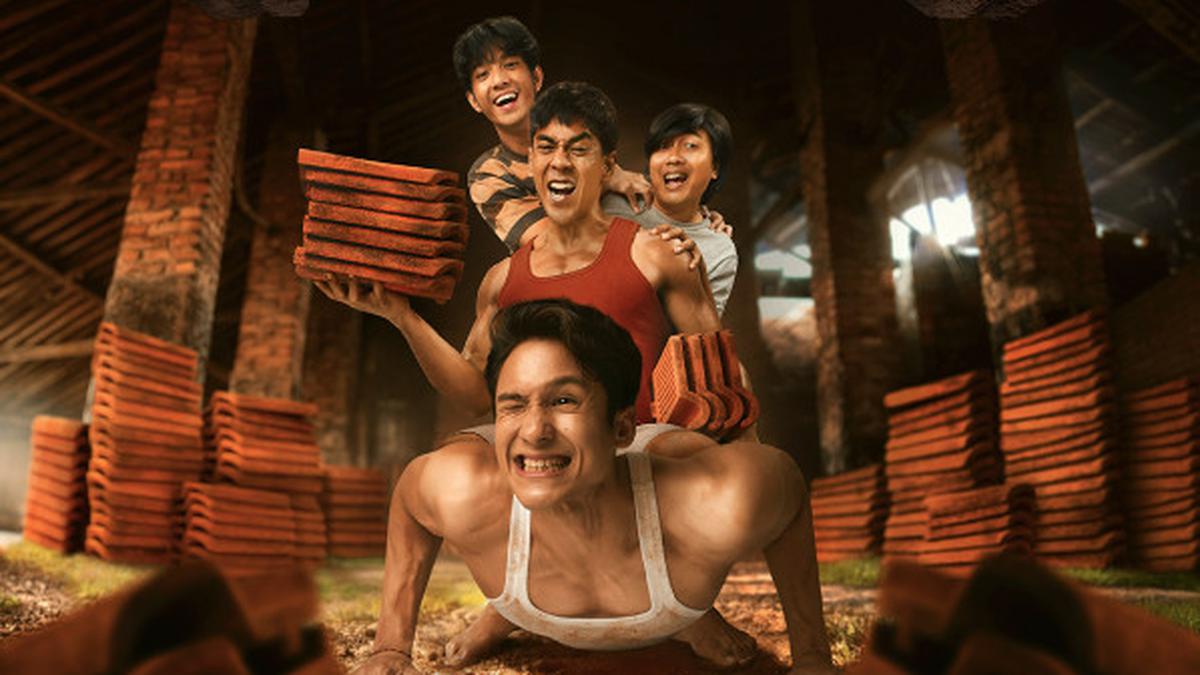 Ganteng-Ganteng Genteng Siap Meluncur di Vidio, Kisah Kocak Anak Bos yang Bikin Kontes Otot