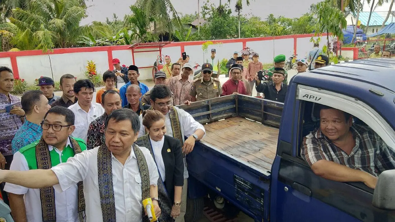 Warga Paloh Kalbar Nikmati BBM 1 Harga