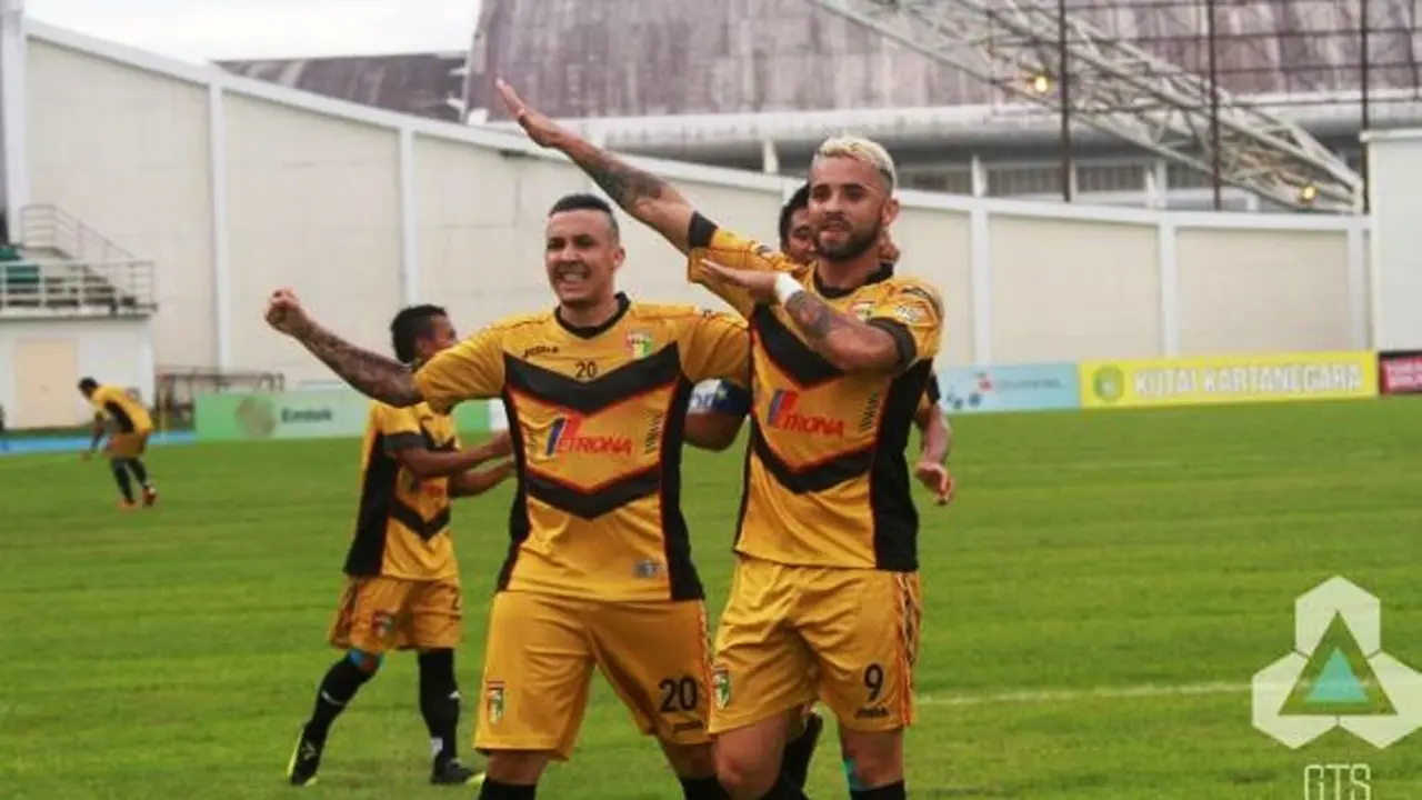 Striker Mitra Kukar Marlon Da Silva