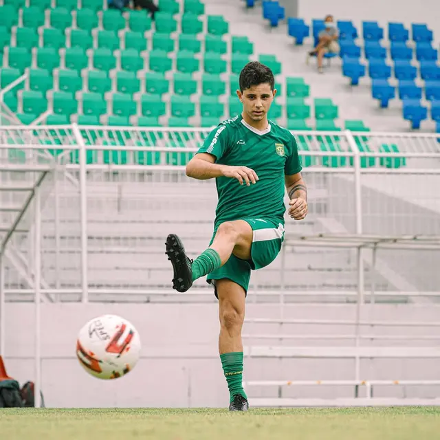 5 Potret Bruno Moreira, Gelandang Asing Anyar Persebaya dari Brazil