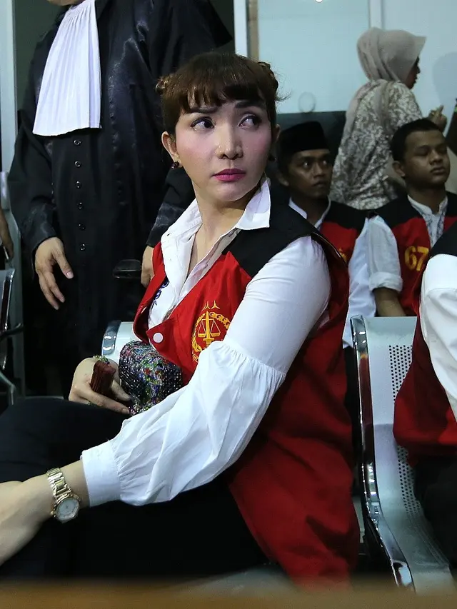 [Bintang] Roro Fitria